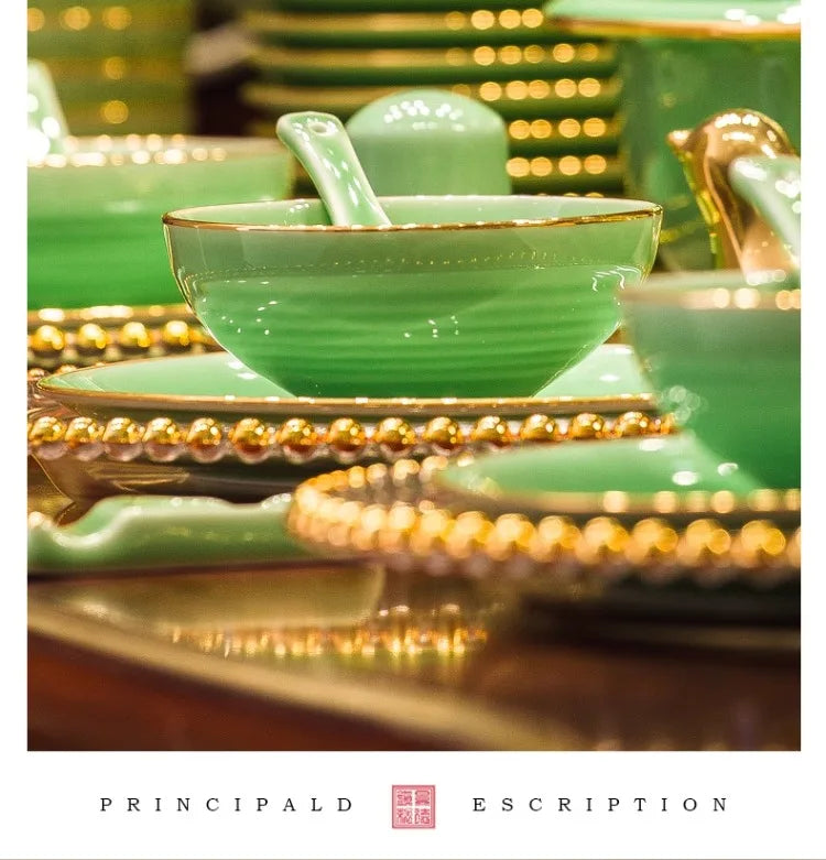 Elegant tableware set: Blue and White Porcelain Bowls and Dishes with Gold Edging from Jingdezhen for Everyday Dining
