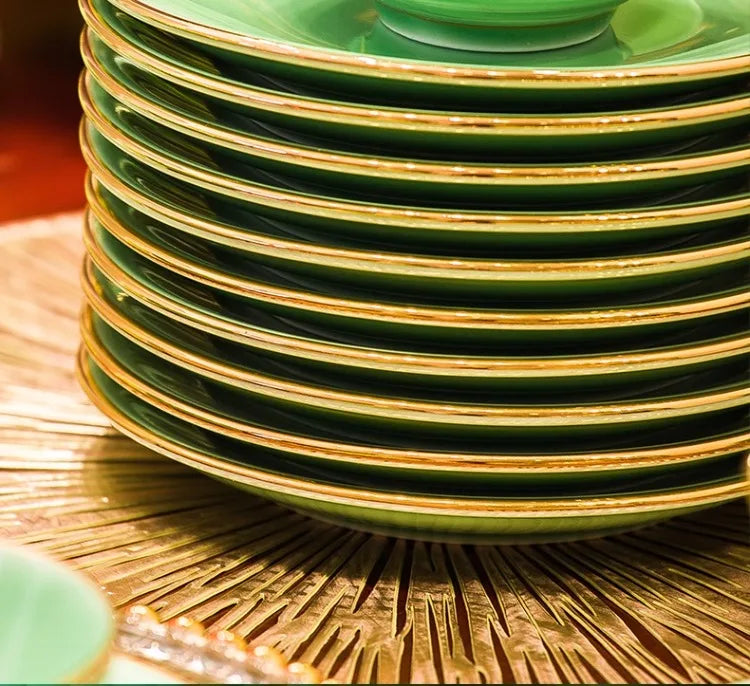 Elegant tableware set: Blue and White Porcelain Bowls and Dishes with Gold Edging from Jingdezhen for Everyday Dining