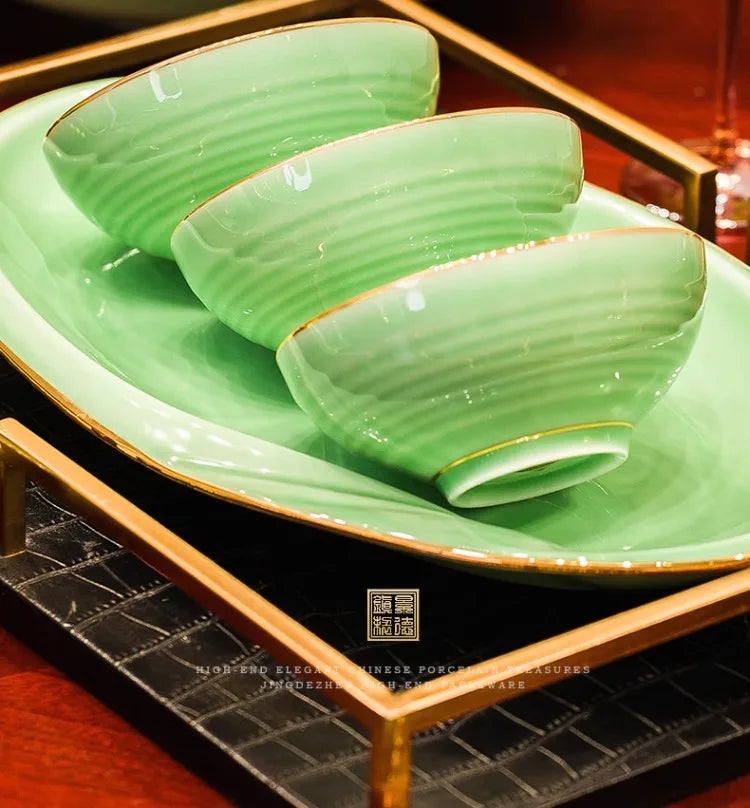 Elegant tableware set: Blue and White Porcelain Bowls and Dishes with Gold Edging from Jingdezhen for Everyday Dining