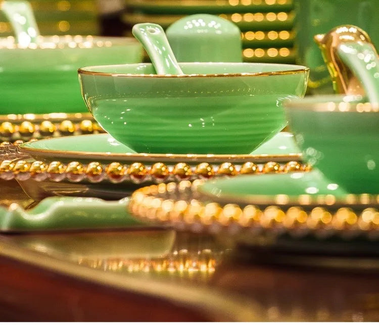 Elegant tableware set: Blue and White Porcelain Bowls and Dishes with Gold Edging from Jingdezhen for Everyday Dining