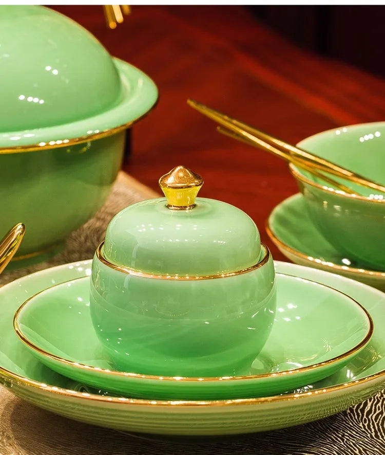 Elegant tableware set: Blue and White Porcelain Bowls and Dishes with Gold Edging from Jingdezhen for Everyday Dining