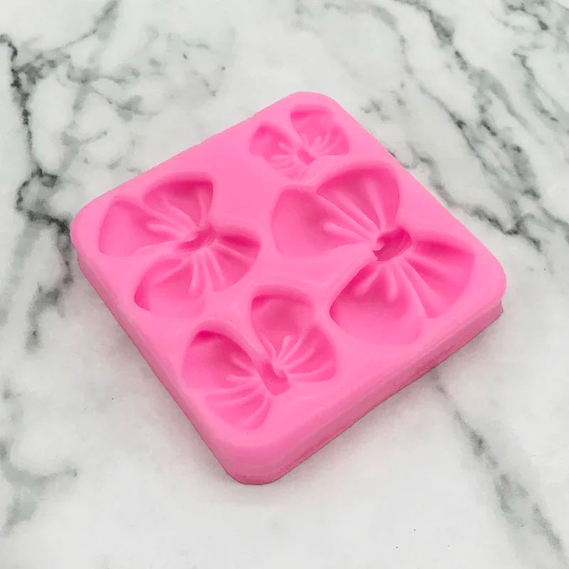 NewArrive 1pcs Cute Knot Bow Molds Soft Silicone Fondant Resin Art Mould Cake Decoration Pastry Kitchen Baking Accessories Tools