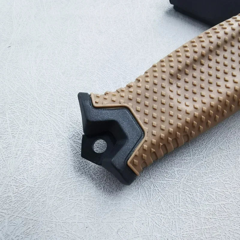 Fashion Stainless Steel Outdoor Survival Knife Portable Camping Pocket Knife Military Tactical Knives for Self Defense Hiking