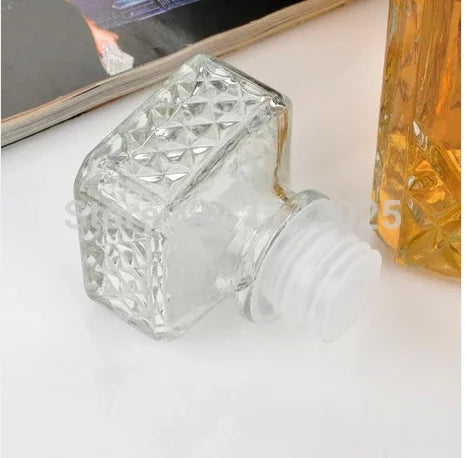 1PC 9x24cm Hot Sale Luxury Lead Free Square Wine Bottle Whiskey Glass Lot Decanter Alcohol Container Pourer Carafe 1000ML Decore