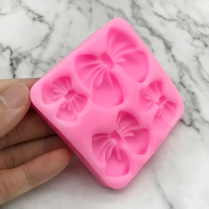 NewArrive 1pcs Cute Knot Bow Molds Soft Silicone Fondant Resin Art Mould Cake Decoration Pastry Kitchen Baking Accessories Tools