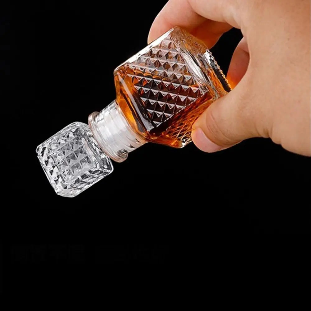 Cristal de Perfume: Lujo Ornamentado - Glass Whiskey