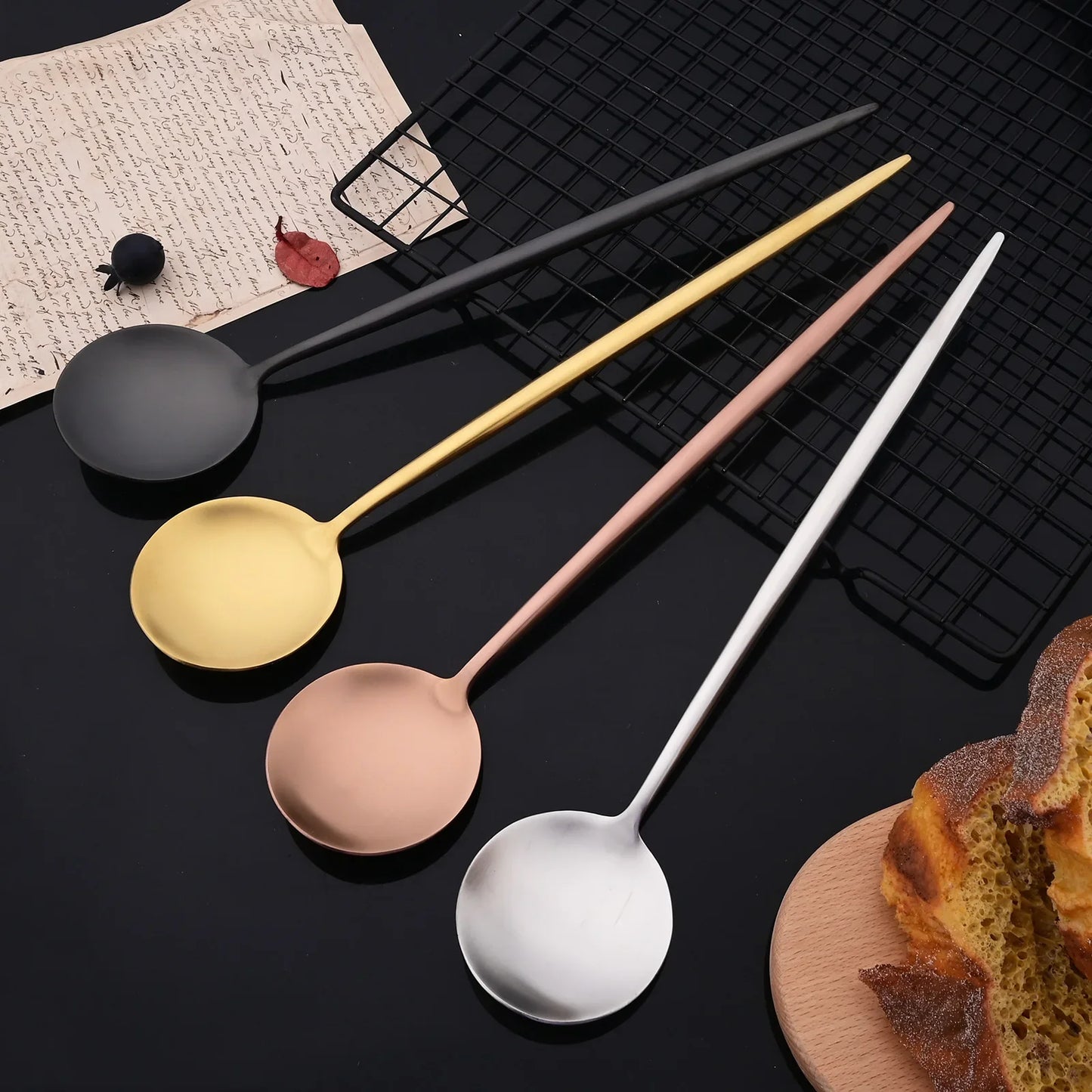 ¡Dorada Elegancia Culinaria Cheftronics para Ensaladas de Acero Inoxidable!
