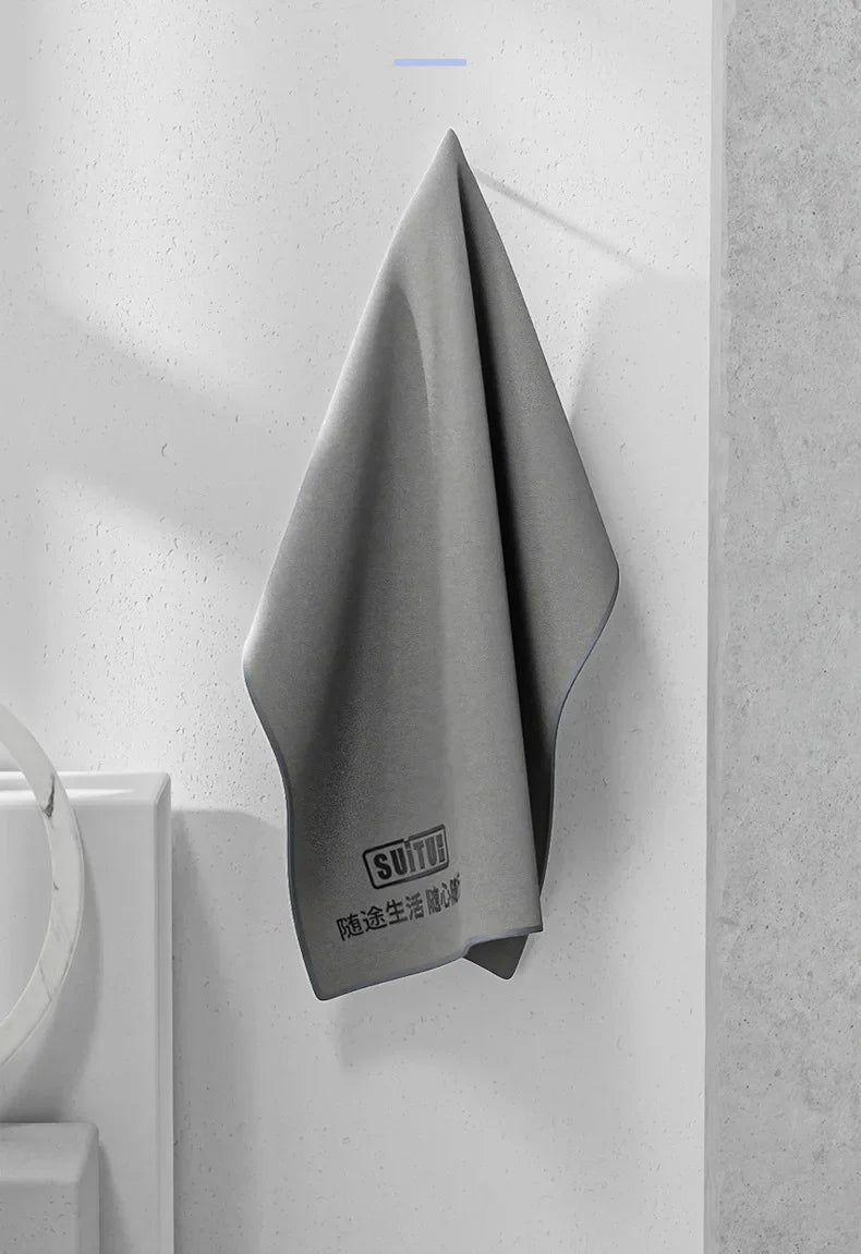 ¡Gamuza Gris Cheftronics: Brillo Automotriz Impecable!