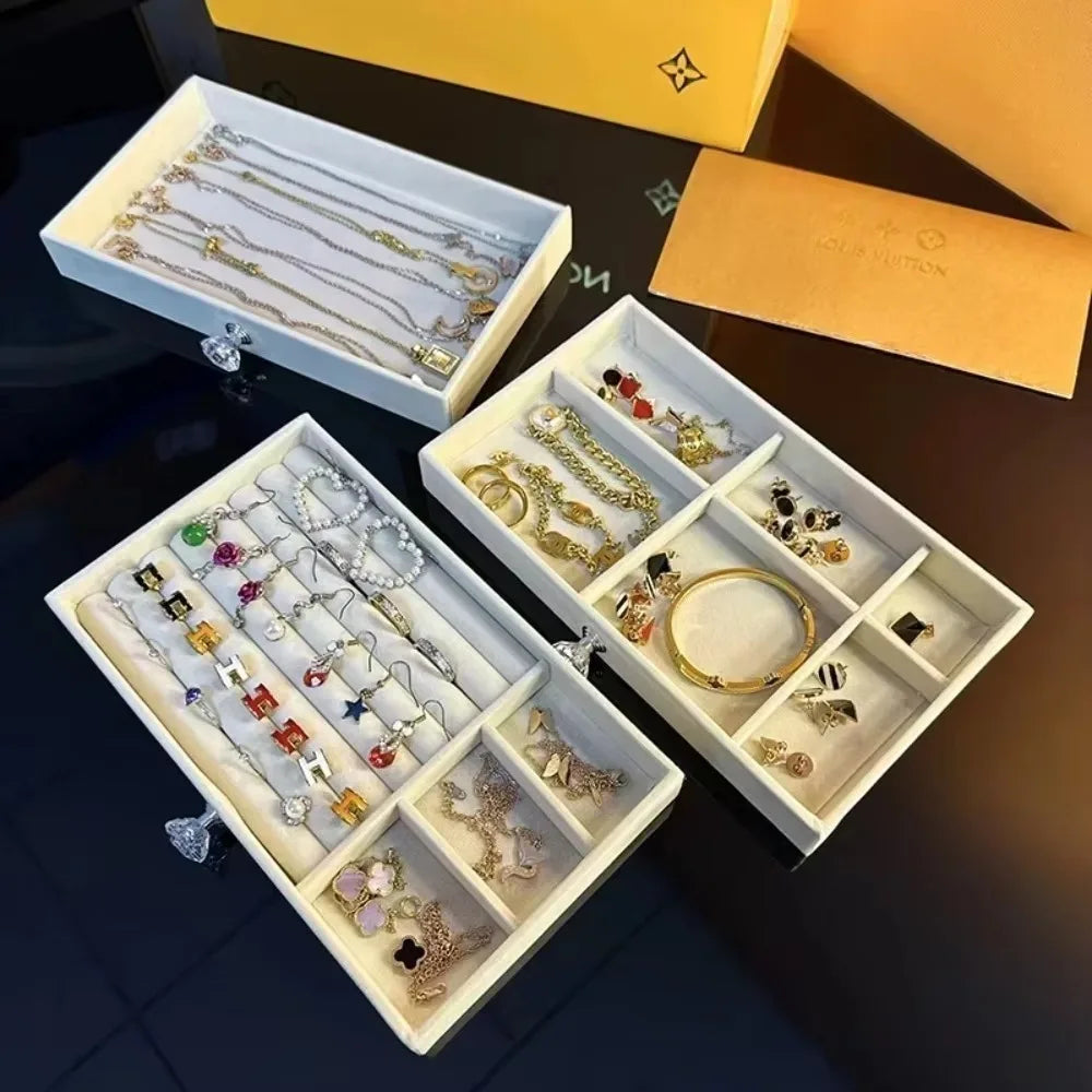 Joyero Tres Niveles: ¡Organización Deslumbrante! - Jewelry Organizer