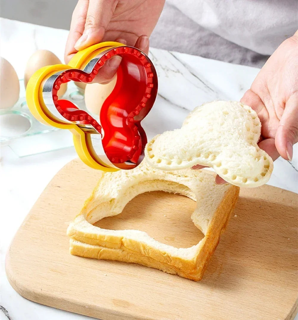 ¡Mickey Mouse y Corazones! Cortadores Sándwich y Repostería Increíbles