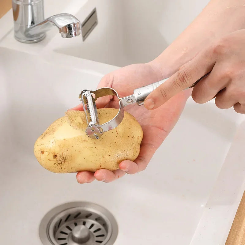 Pela de forma eficiente una papa con el Pelador Cheftronics de Acero Inoxidable